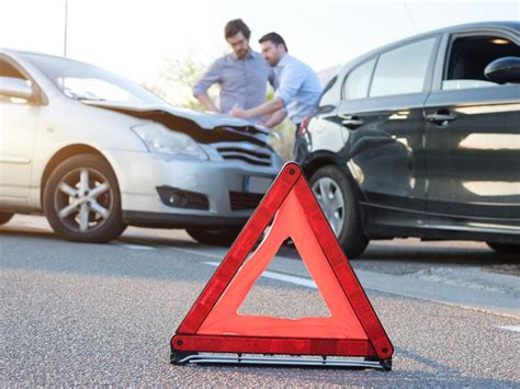 車子被撞|追撞、推撞理賠大不同！11種車禍肇責分析懶人包